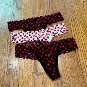 Victorias Secret Lacie Thongs Set of 3